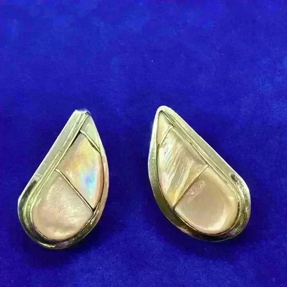 Vintage Pink Mother of Pearl Sterling Silver Earrings - Picture 4 of 5